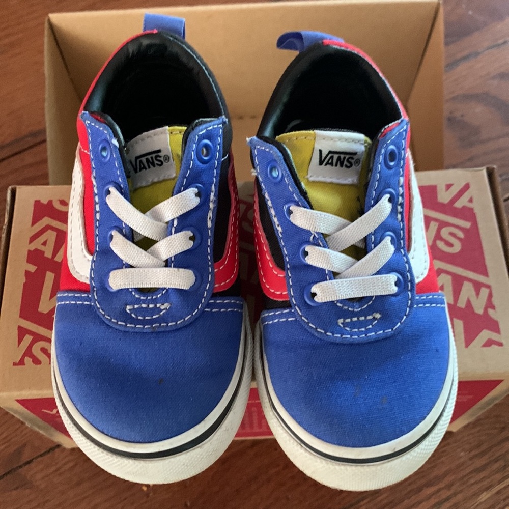 Vans Toddler Boys - like new! Size 6 - Picture 12 of 16